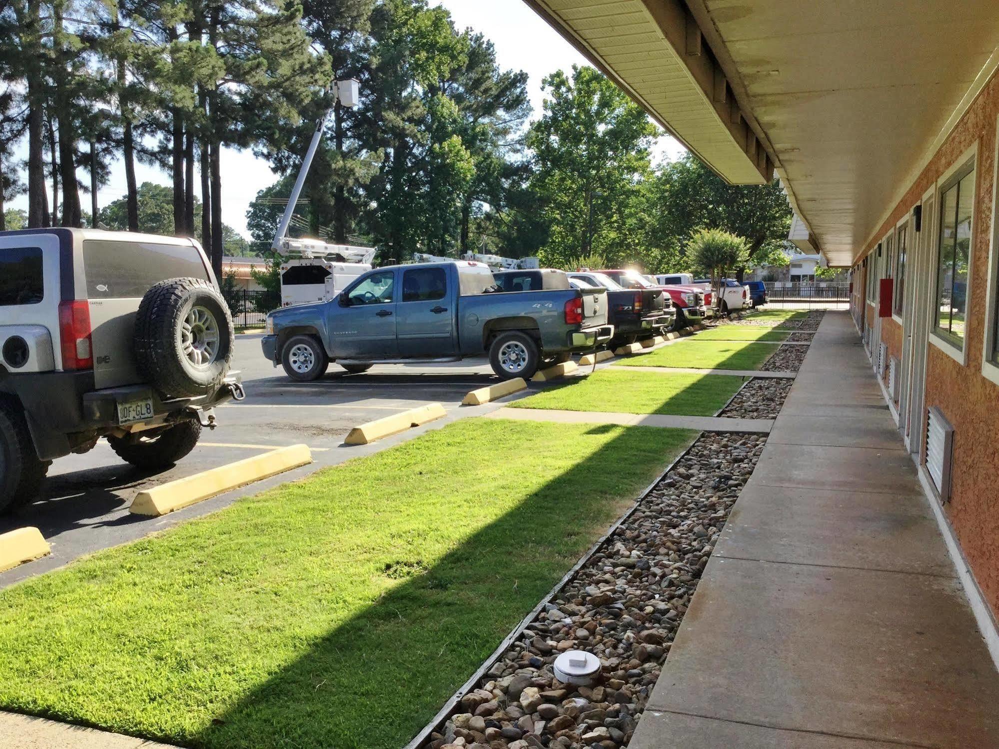 Americas Best Value Inn And Suites Little Rock Exterior photo