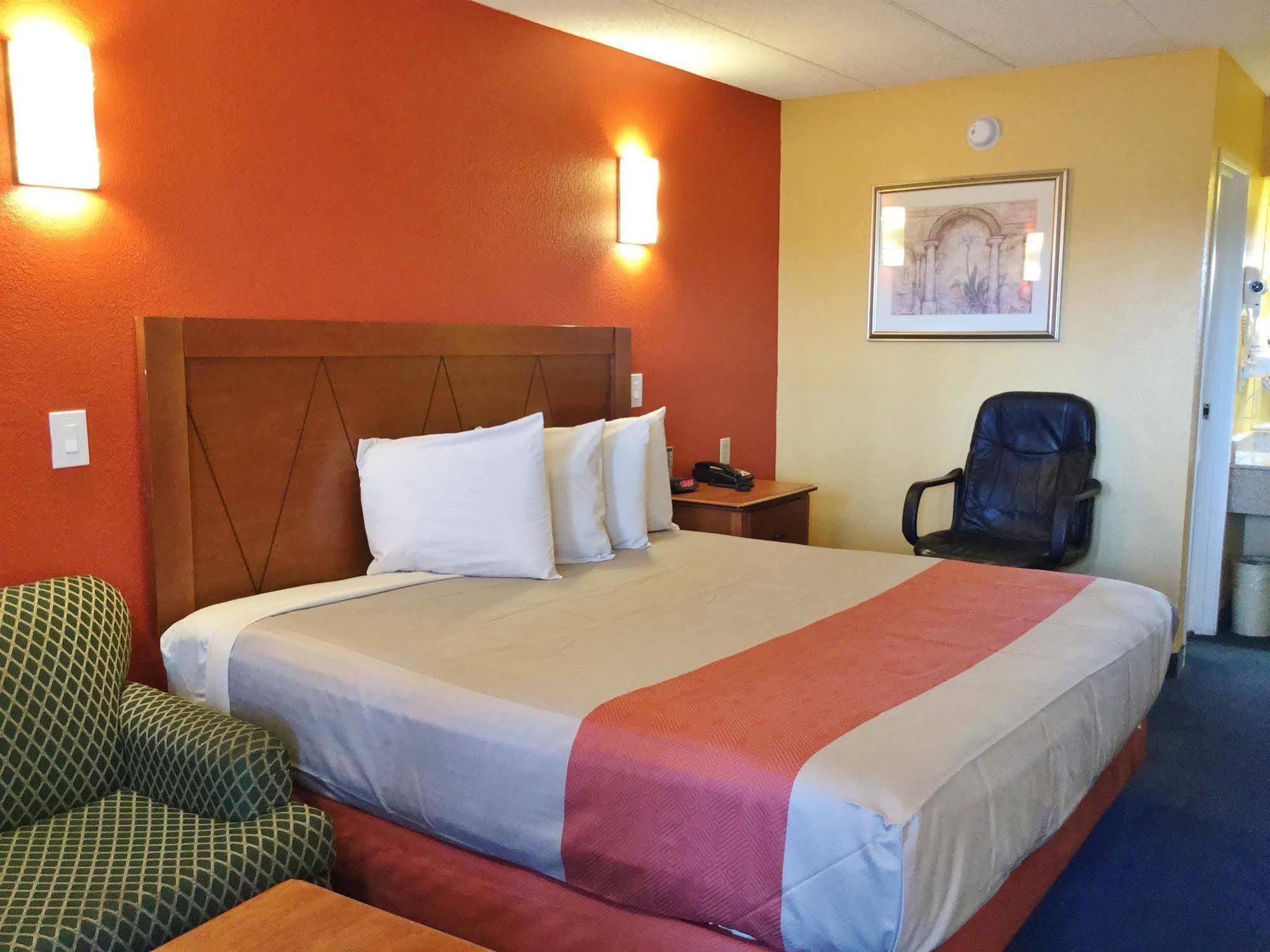 Americas Best Value Inn And Suites Little Rock Exterior photo